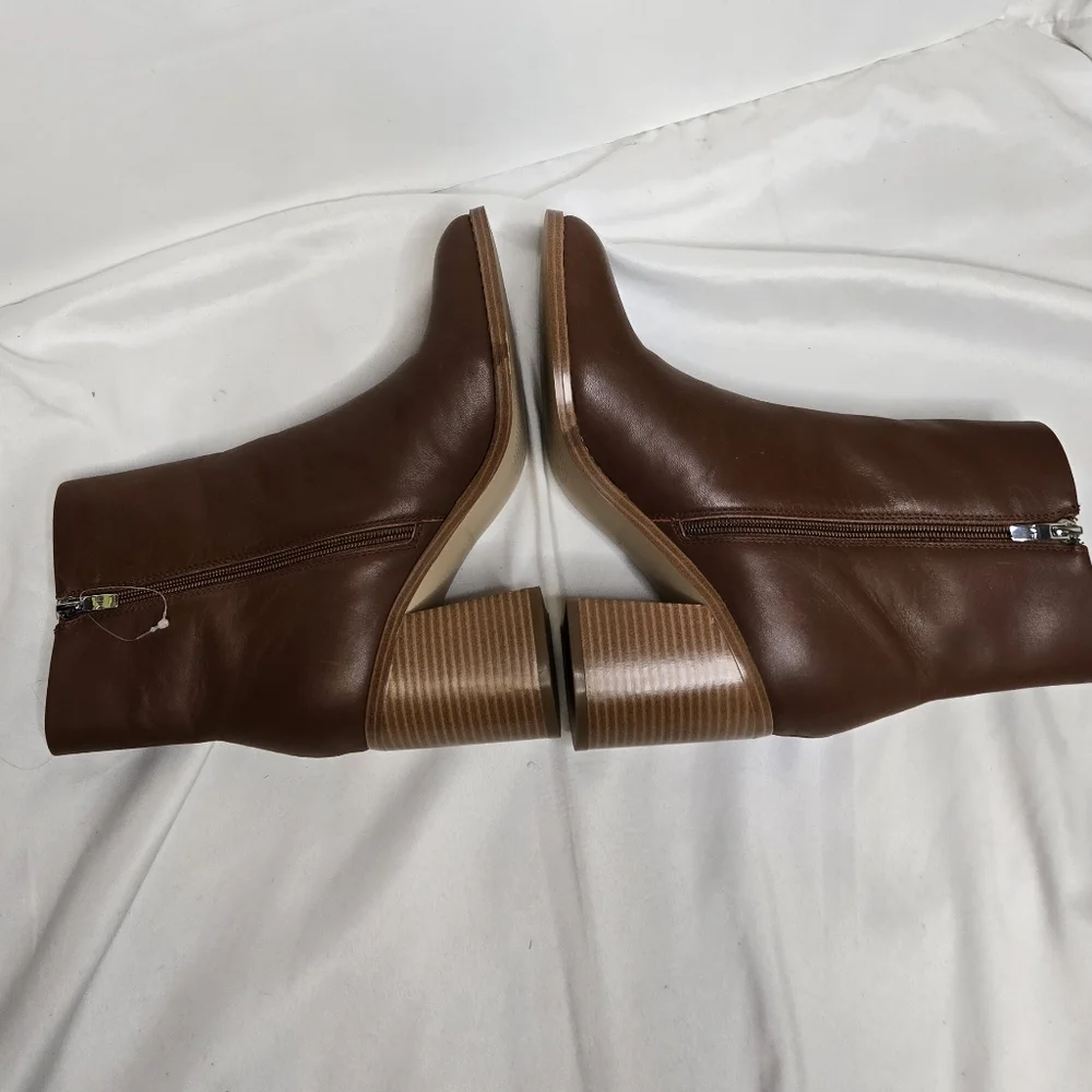 MARC FISHER Lysia leather cognac stacked heel booties‎ 9